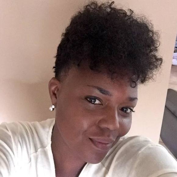 Meet your Posher, Lisa - Picture 1 of 1